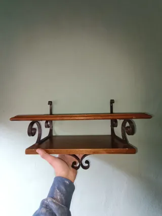 Scaffalatura in Legno e Ferro Battuto