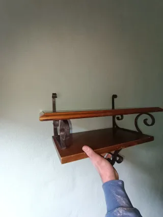 Scaffalatura in Legno e Ferro Battuto