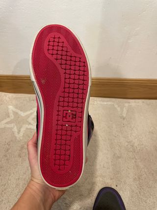 Zapatillas DC Negras y Moradas Talla 39