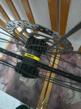 Rueda 29 Mavic Crossride 15x100 Delantera