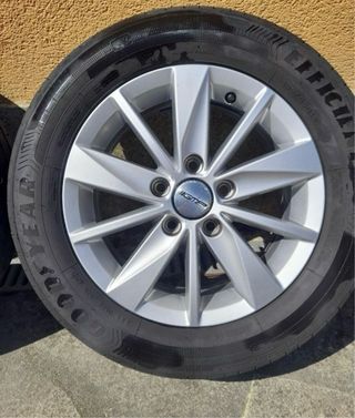 Llanta Goodyear EfficientGrip 195/55R16