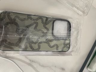 Funda iPhone 13 Pro Oso Negro Brillante