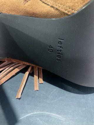 Botines de ante con flecos