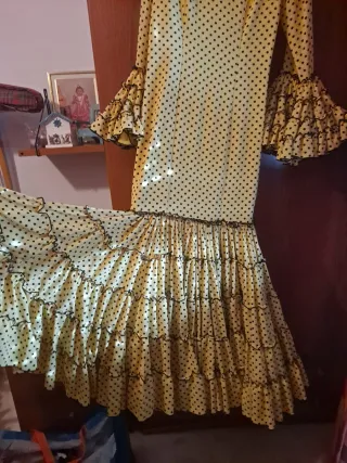 Traje de Flamenca amarillo lunares