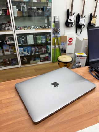 MacBook Pro M1 16GB RAM 256GB SSD