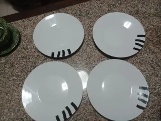 Conjunto de 11 Pratos Chillida Leku