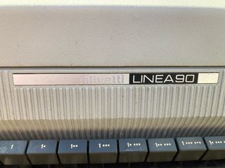 Máquina de escribir Olivetti Línea 90