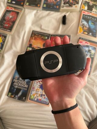 Consola PSP Negra + 12 Juegos