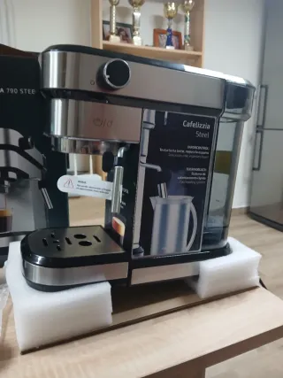 Cafetera Automática Cafelizzia Steel