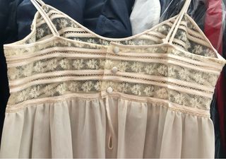 Conjunto bata y camisón encaje beige