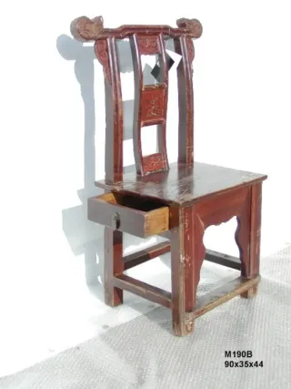 Silla antigua china laca roja con cajón