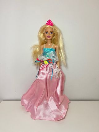 Muñeca Barbie Princesa Vestido Rosa