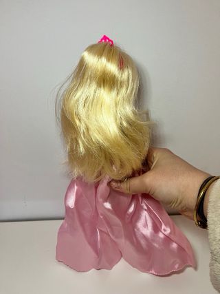 Muñeca Barbie Princesa Vestido Rosa