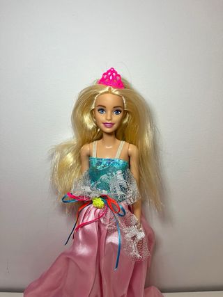 Muñeca Barbie Princesa Vestido Rosa