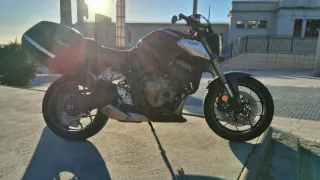 Honda CB650R 13.500 km + SHAD SH32 + MAPIT