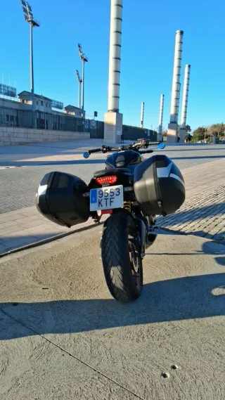 Honda CB650R 13.500 km + SHAD SH32 + MAPIT