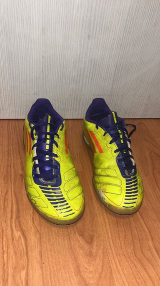 Botas de fútbol talla 40 Messi
