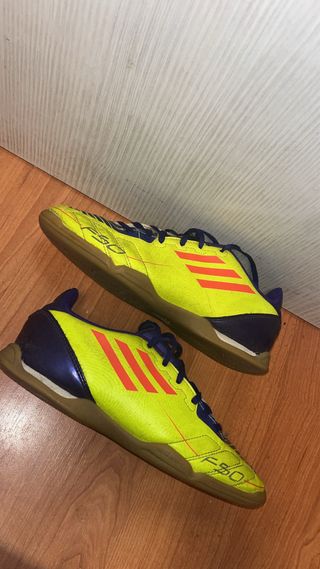 Botas de fútbol talla 40 Messi