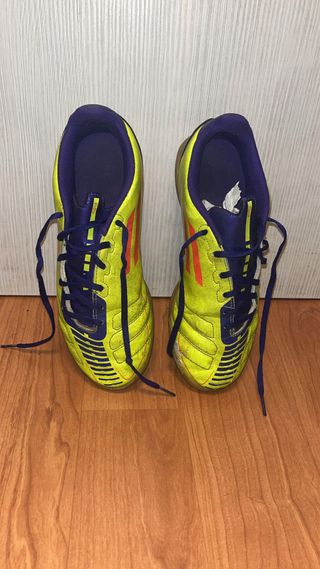 Botas de fútbol talla 40 Messi
