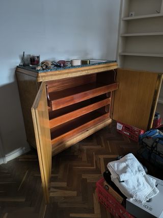 Cómoda vintage con mármol