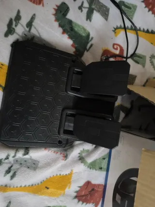 Volante Thrustmaster T128 PS4/PS5/PC, poco uso