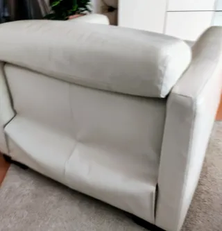 Butaca individual piel blanca abatible