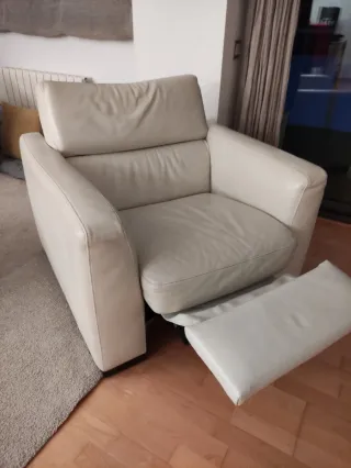 Butaca individual piel blanca abatible