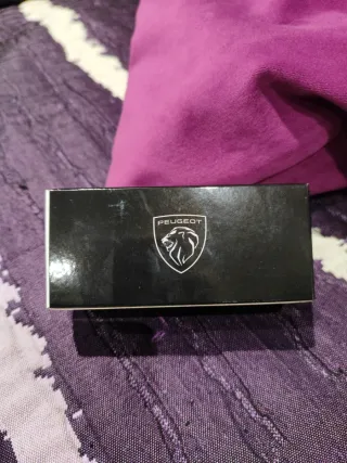 Coche miniatura Peugeot 208 1/64