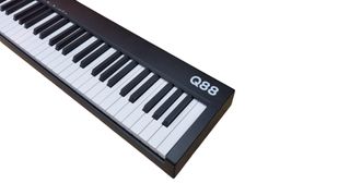 TECLADO ALESIS Q88 MKII