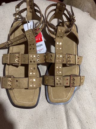 Sandalias gladiador marrones y doradas