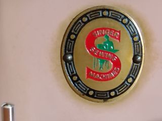 Máquina de coser Singer antigua