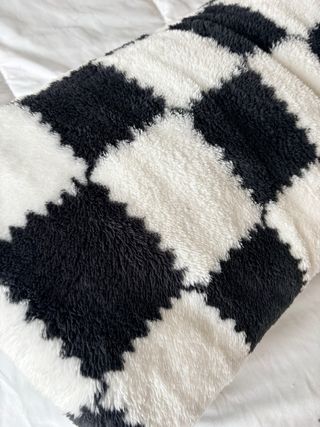 Copriletto a quadri bianco e nero molto morbido