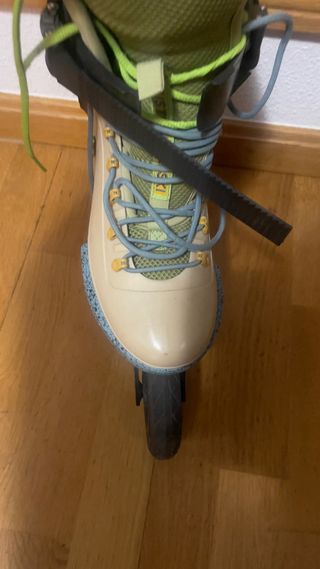 Patines con mensaje FOLLOW @WERBESKI