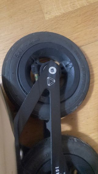 Patines con mensaje FOLLOW @WERBESKI