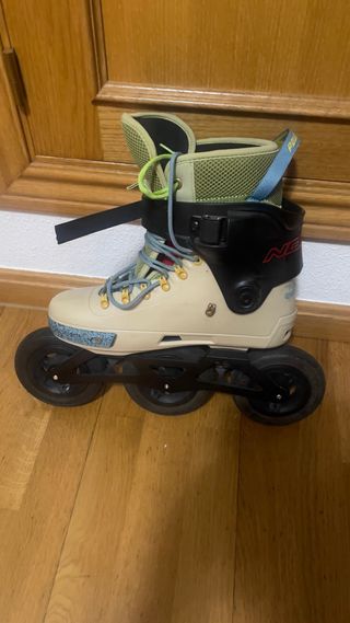 Patines con mensaje FOLLOW @WERBESKI