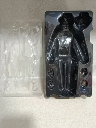 Caja Indiana Jones 1/6 Present Toys+base incluida.