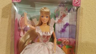 Muñeca Princesa Aimantine Pelo Largo