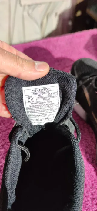 Zapatos de trabajo hombre negros y dorados