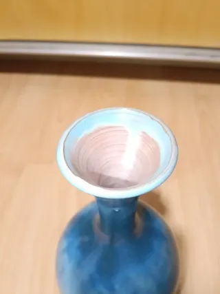 Jarrón de cerámica esmaltado azul cielo