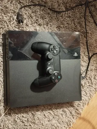 Ps4 Negra con Mando y Juegos