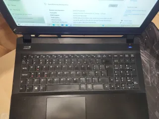 Portátil gaming marca clevo