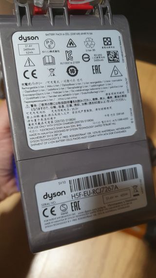 Dyson V8 + Accesorios