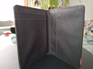 Cartera Herschel Negra y Marrón