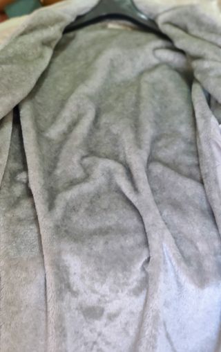 Gabardina gris de señora con forro de piel