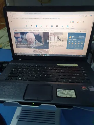 Portatil sony vaio sin batería con cargador