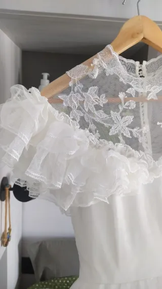 Vestido de novia en marfil