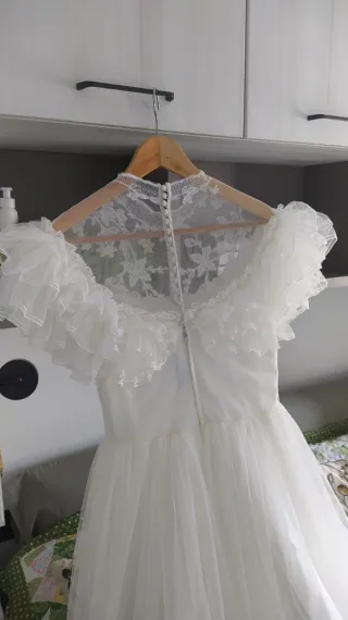Vestido de novia en marfil