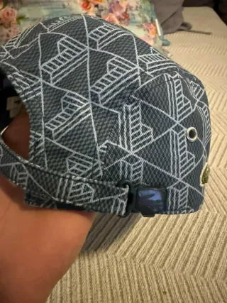Gorra Lacoste Diseño Geométrico Azul/Gris