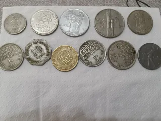 Conjunto de monedas antiguas