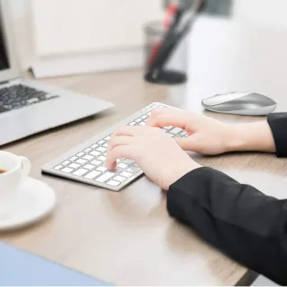 Teclado y Ratón Inalámbricos ultra finos.